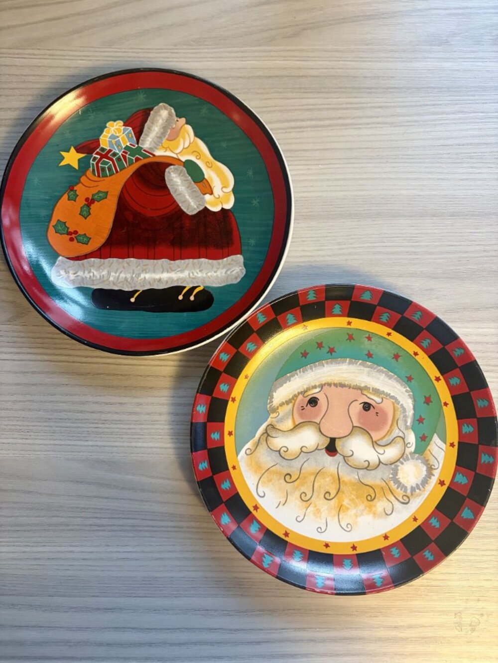 Vintage Century Santa Claus Christmas Plates Set Of 2 Decorative 8" Holiday 90s
